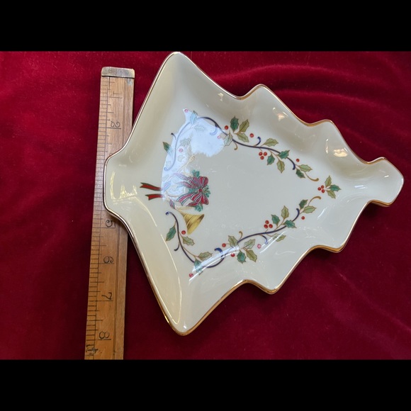 Mikasa “ Holiday Elegance “ Christmas Tree Dish. - Picture 7 of 8
